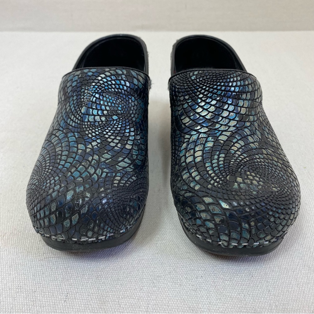Sanita Original Prof. Pheobe Embossed Leather Nursing Clogs - Picture 2 of 9